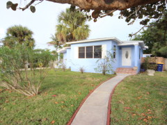 Two Blocks to Beach- Remodeled home with Studio Apt